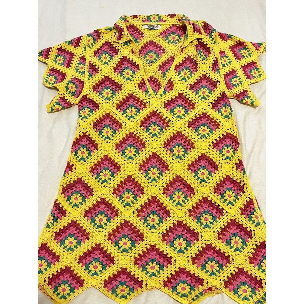 India Boutique Vintage-Style Crochet Granny Square Floral Boho Scalloped Coverup